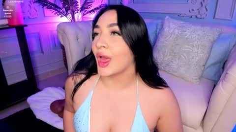 Snapshot of stephania_diamond chatting on December 5, 2:53 am online show from December 5, 2:53 am