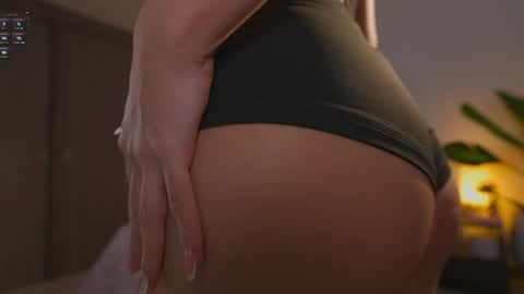 stephania_let online show from April 29, 5:30 pm