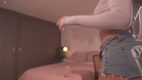 Snapshot of stephania_let chatting on July 24, 2:37 pm stephania_let online show from July 24, 2:37 pm