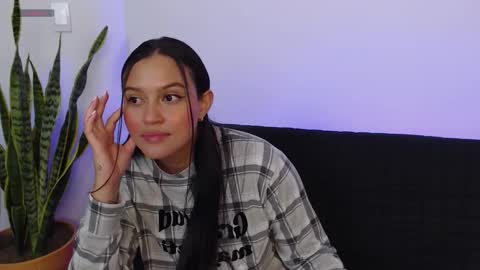 Snapshot of stephanie_ross_ chatting on November 27, 12:24 am Stephanie online show from November 27, 12:24 am