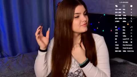 Snapshot of stephanieemiller chatting on December 17, 12:16 am Steph online show from December 17, 12:16 am