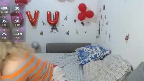 Stephanie   online show from June 15, 10:17 am