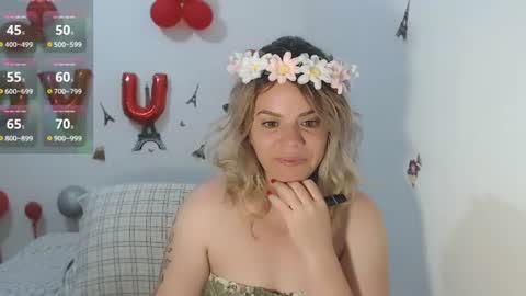Stephanie   online show from June 18, 10:19 am