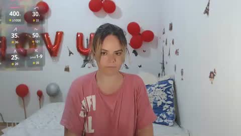 Snapshot of stephaniewild chatting on June 30, 9:54 am Stephanie online show from June 30, 9:54 am
