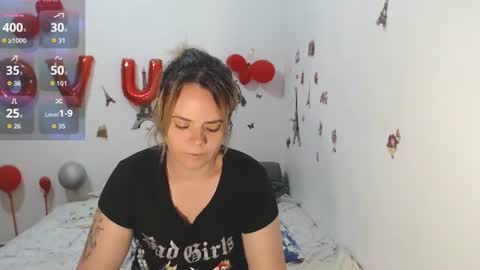 Snapshot of stephaniewild chatting on July 10, 10:29 am Stephanie online show from July 10, 10:29 am