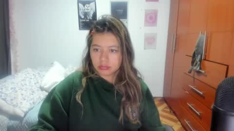 Stephanie  online show from May 1, 3:00 am