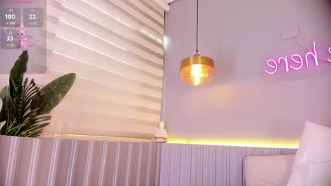 Stephany  online show from May 11, 4:48 pm