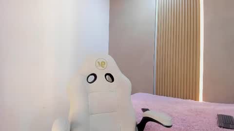 Snapshot of stephany_summer chatting on June 29, 8:09 pm Stephany online show from June 29, 8:09 pm