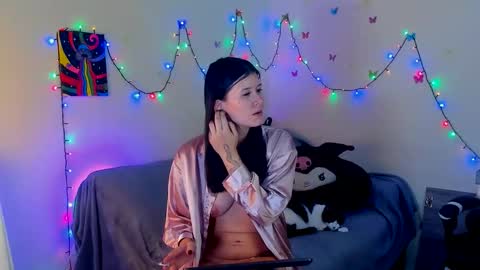 Snapshot of stephany_uwu chatting on November 19, 11:27 pm Stephany independient model online show from November 19, 11:27 pm