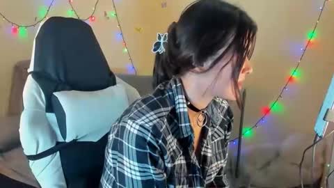 Snapshot of stephany_uwu chatting on February 5, 11:42 pm Stephany independient model online show from February 5, 11:42 pm