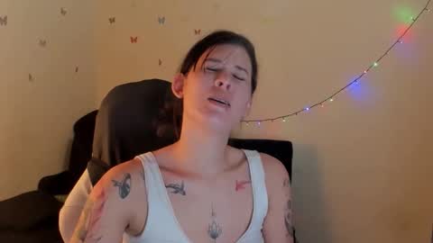 Snapshot of stephany_uwu chatting on March 19, 12:36 am Stephany independient model online show from March 19, 12:36 am