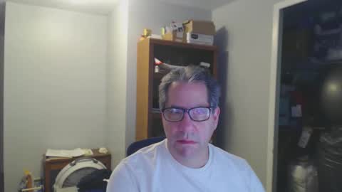 Snapshot of stephenhal9 chatting on December 4, 2:43 am stephenhal9 online show from December 4, 2:43 am