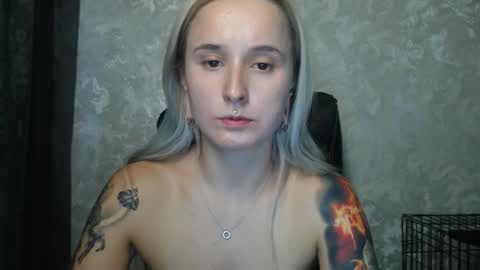 Snapshot of stephiepink chatting on November 9, 9:07 am Grace online show from November 9, 9:07 am