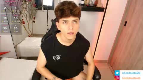 Snapshot of stev_austin_ chatting on November 9, 11:47 pm Stev austin online show from November 9, 11:47 pm