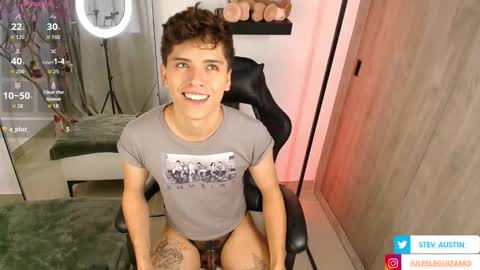 Snapshot of stev_austin_ chatting on November 26, 10:11 pm Stev austin online show from November 26, 10:11 pm