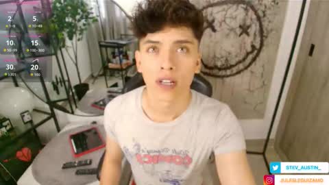 Snapshot of stev_austin_ chatting on February 15, 9:22 pm Stev austin online show from February 15, 9:22 pm