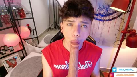 Snapshot of stev_austin_ chatting on April 2, 9:01 pm Stev austin online show from April 2, 9:01 pm