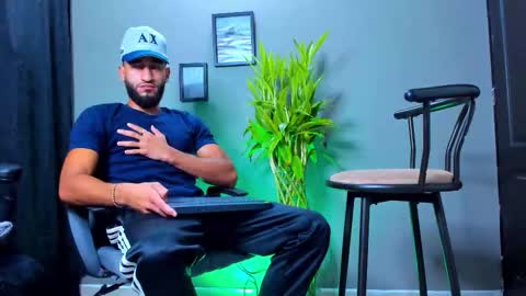 Snapshot of stev_velez chatting on October 27, 12:09 pm Steve  online show from October 27, 12:09 pm