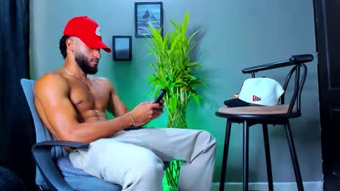 Steve  online show from November 25, 1:44 pm