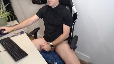 steve_oo8 online show from December 19, 4:13 pm