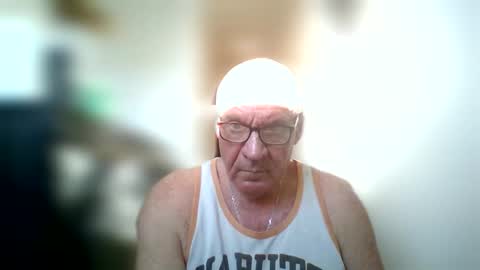 Snapshot of stevejons47 chatting on October 23, 12:37 pm stevejons47 online show from October 23, 12:37 pm