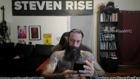 Snapshot of stevenrisenyc chatting on June 2, 12:18 pm StevenRiseNYC online show from June 2, 12:18 pm