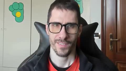 Snapshot of stevex870 chatting on October 25, 8:11 am Steve online show from October 25, 8:11 am