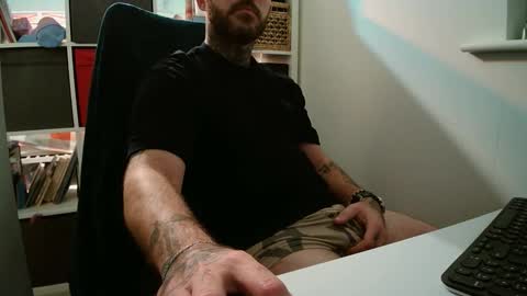 Snapshot of stevie_rae chatting on November 12, 9:47 pm stevie_rae online show from November 12, 9:47 pm