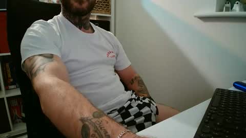 Snapshot of stevie_rae chatting on November 15, 7:54 pm stevie_rae online show from November 15, 7:54 pm