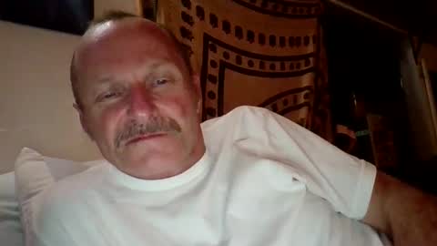 steviehard7 online show from November 1, 9:22 am