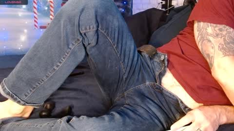 Snapshot of steviestiff chatting on December 2, 11:45 am Steve online show from December 2, 11:45 am