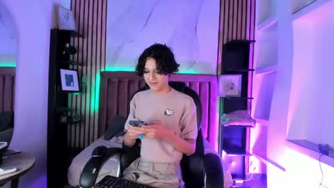Snapshot of sthepanodimonaco chatting on June 2, 3:52 am Sthepano online show from June 2, 3:52 am