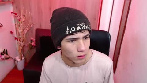 Stich online show from February 14, 1:19 pm