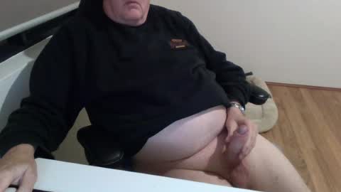 Snapshot of stiffyman55 chatting on July 26, 10:49 pm stiffyman55 online show from July 26, 10:49 pm