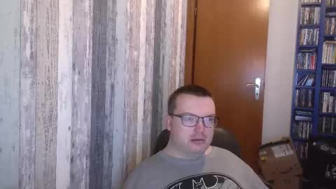 Snapshot of still_alive1985 chatting on September 16, 7:42 am Oliver online show from September 16, 7:42 am