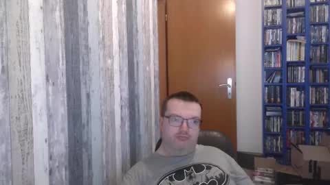 Snapshot of still_alive1985 chatting on September 19, 6:37 am Oliver online show from September 19, 6:37 am