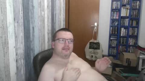 Snapshot of still_alive1985 chatting on September 24, 7:17 pm Oliver online show from September 24, 7:17 pm