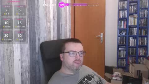 Snapshot of still_alive1985 chatting on October 2, 6:53 am Oliver online show from October 2, 6:53 am