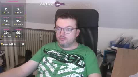 Snapshot of still_alive1985 chatting on October 30, 7:10 am Oliver online show from October 30, 7:10 am