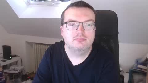 Snapshot of still_alive1985 chatting on March 27, 7:36 am Oliver online show from March 27, 7:36 am