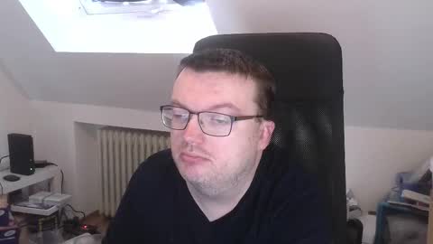 Snapshot of still_alive1985 chatting on March 27, 8:26 am Oliver online show from March 27, 8:26 am