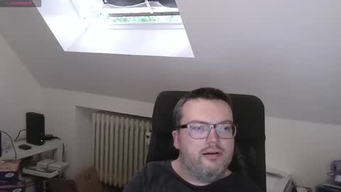 Snapshot of still_alive1985 chatting on June 5, 7:08 pm Oliver online show from June 5, 7:08 pm