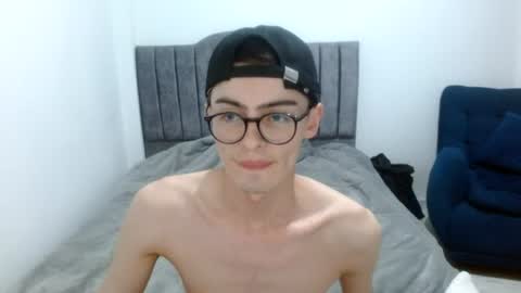 Snapshot of stiv_grant chatting on June 19, 9:40 pm stiv_grant online show from June 19, 9:40 pm
