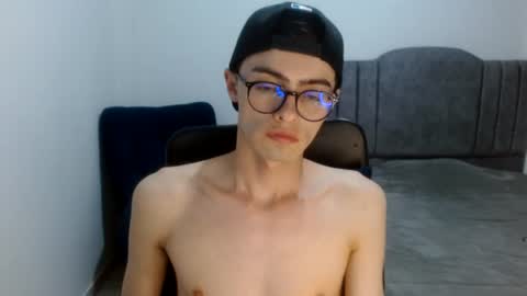 Snapshot of stiv_grant chatting on June 27, 1:10 am stiv_grant online show from June 27, 1:10 am
