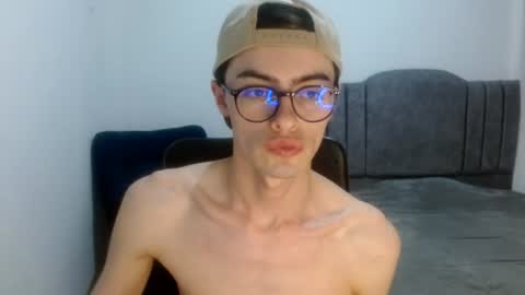 Snapshot of stiv_grant chatting on July 1, 12:07 pm stiv_grant online show from July 1, 12:07 pm