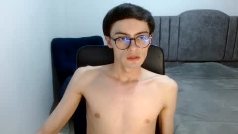 Snapshot of stiv_grant chatting on July 2, 12:10 am stiv_grant online show from July 2, 12:10 am