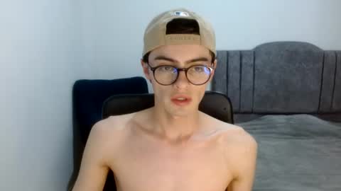 Snapshot of stiv_grant chatting on July 4, 1:39 pm stiv_grant online show from July 4, 1:39 pm