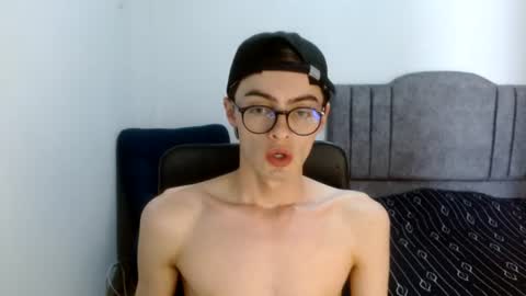 Snapshot of stiv_grant chatting on July 6, 1:19 pm stiv_grant online show from July 6, 1:19 pm