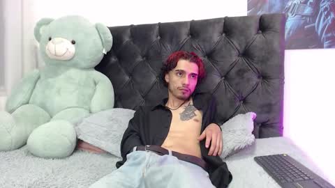 stiven online show from February 24, 1:20 pm