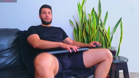 Stiven Montiel online show from May 27, 12:35 pm